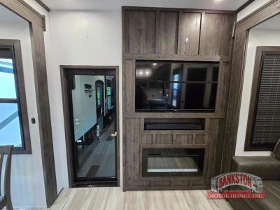 2025 Fuzion 442 — photo 19 view