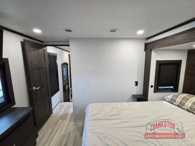 2025 Fuzion 442 — photo 39 view