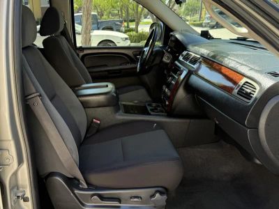 2009 Chevrolet Suburban — photo 14 view