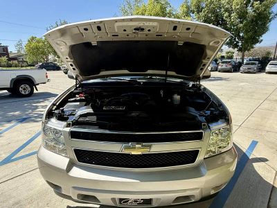 2009 Chevrolet Suburban — photo 10 view