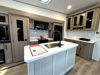 2026 Grand Reflection 150 Series - Photo 12