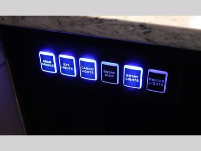 2018 Dynamax DX3 - Photo 18