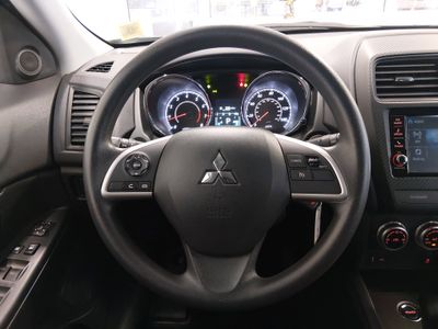 2024 Mitsubishi Outlander Sport — photo 12 view