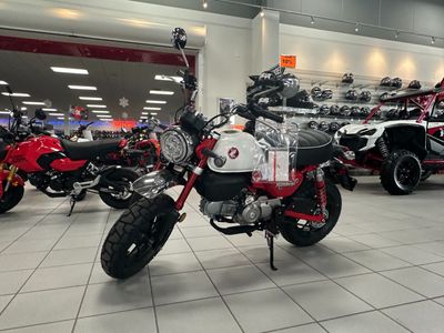 2025 Honda Monkey ABS - Photo 2