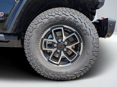 2026 Jeep Gladiator — photo 10 view