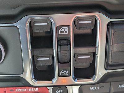 2026 Jeep Gladiator — photo 23 view