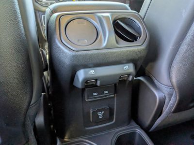 2026 Jeep Gladiator — photo 14 view