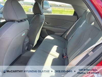 2025 Hyundai Elantra - Photo 11