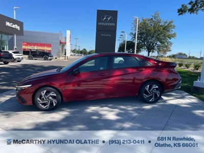 2025 Hyundai Elantra - Photo 4