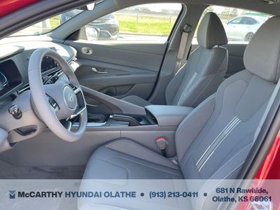 2025 Hyundai Elantra - Photo 10
