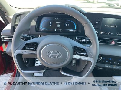 2025 Hyundai Elantra - Photo 12