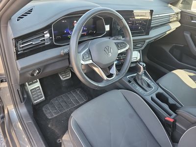 2025 Volkswagen Jetta - Photo 3