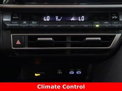 2025 Toyota Camry FWD - Photo 19