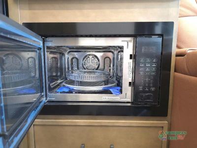 2027 Newmar Freedom Aire — photo 36 view