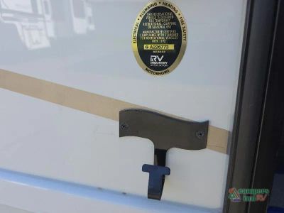 2027 Newmar Freedom Aire — photo 13 view