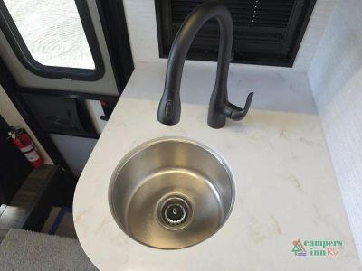 2027 Newmar Freedom Aire — photo 46 view