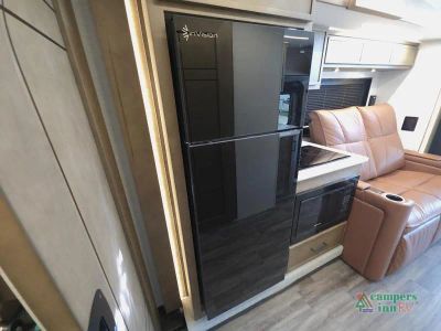 2027 Newmar Freedom Aire — photo 40 view