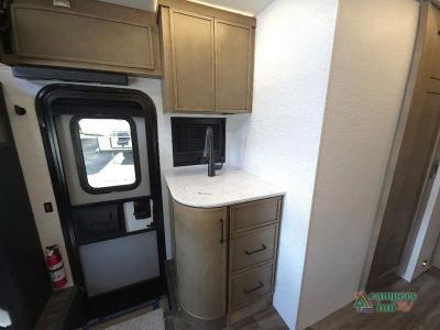 2027 Newmar Freedom Aire — photo 43 view