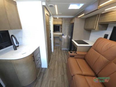 2027 Newmar Freedom Aire — photo 19 view