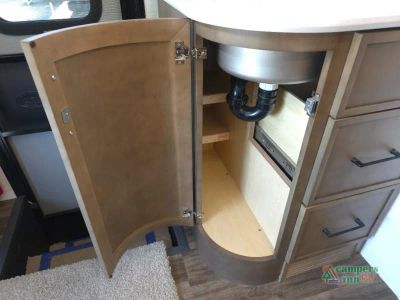 2027 Newmar Freedom Aire — photo 44 view