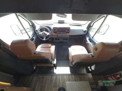 2027 Newmar Freedom Aire — photo 22 view