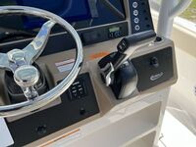2026 Robalo 232 EX - Photo 12