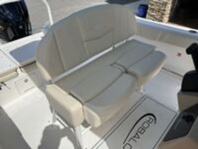 2026 Robalo 232 EX - Photo 15