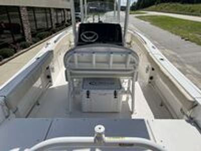 2026 Robalo 232 EX - Photo 10
