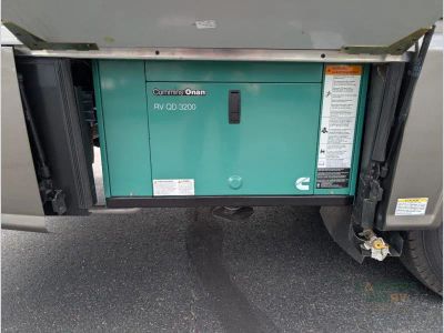 2024 Winnebago Navion — photo 10 view
