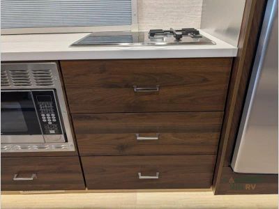 2024 Winnebago Navion — photo 39 view