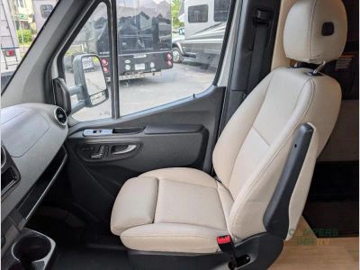 2024 Winnebago Navion — photo 20 view
