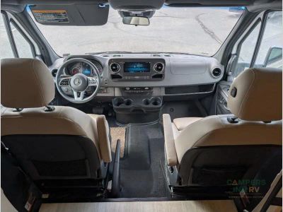 2024 Winnebago Navion — photo 16 view