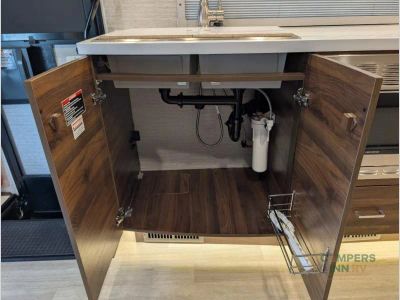 2024 Winnebago Navion — photo 34 view