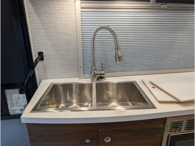 2024 Winnebago Navion — photo 35 view