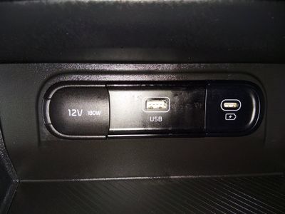2025 Kia Sportage — photo 18 view
