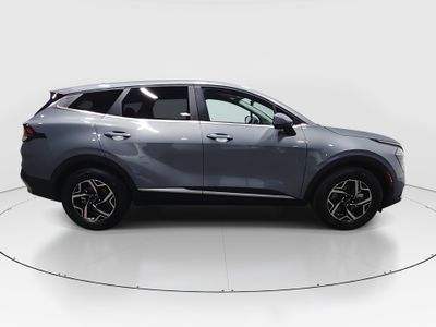 2025 Kia Sportage — photo 8 view