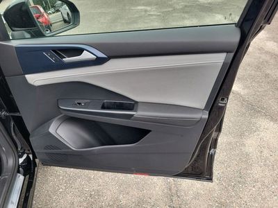 2024 Volkswagen Taos - Photo 35
