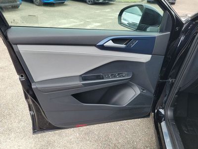 2024 Volkswagen Taos - Photo 10