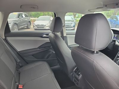 2024 Volkswagen Taos - Photo 30