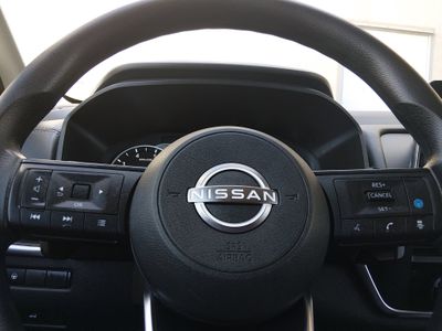 2024 Nissan Rogue — photo 12 view