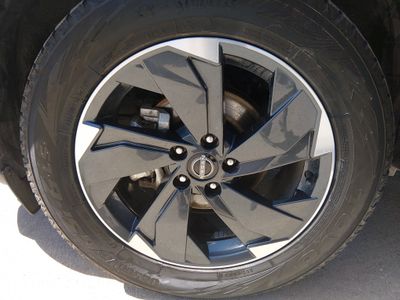 2024 Nissan Rogue — photo 10 view