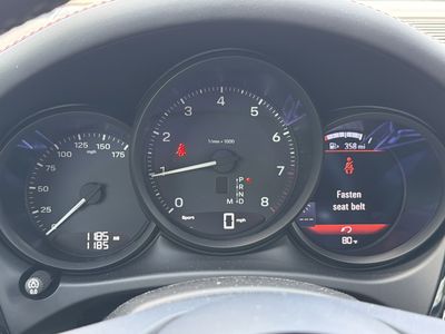 2026 Porsche Macan - Photo 37