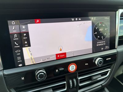 2026 Porsche Macan - Photo 27