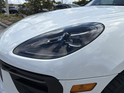 2026 Porsche Macan - Photo 9