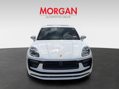 2026 Porsche Macan - Photo 2