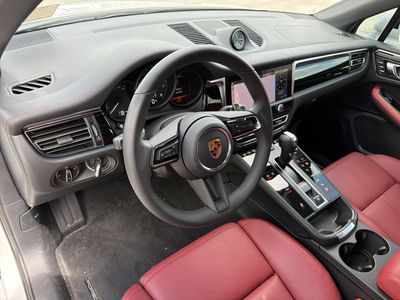 2026 Porsche Macan - Photo 20