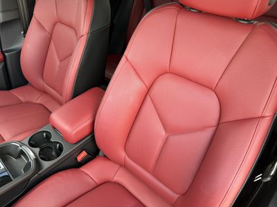 2026 Porsche Macan - Photo 22