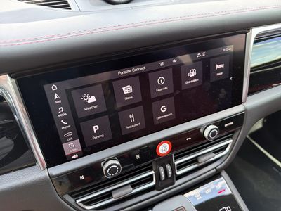 2026 Porsche Macan - Photo 28