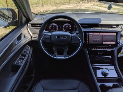 2026 Jeep Grand Cherokee — photo 17 view