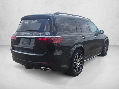 2026 Mercedes-Benz GLS 580 - Photo 2